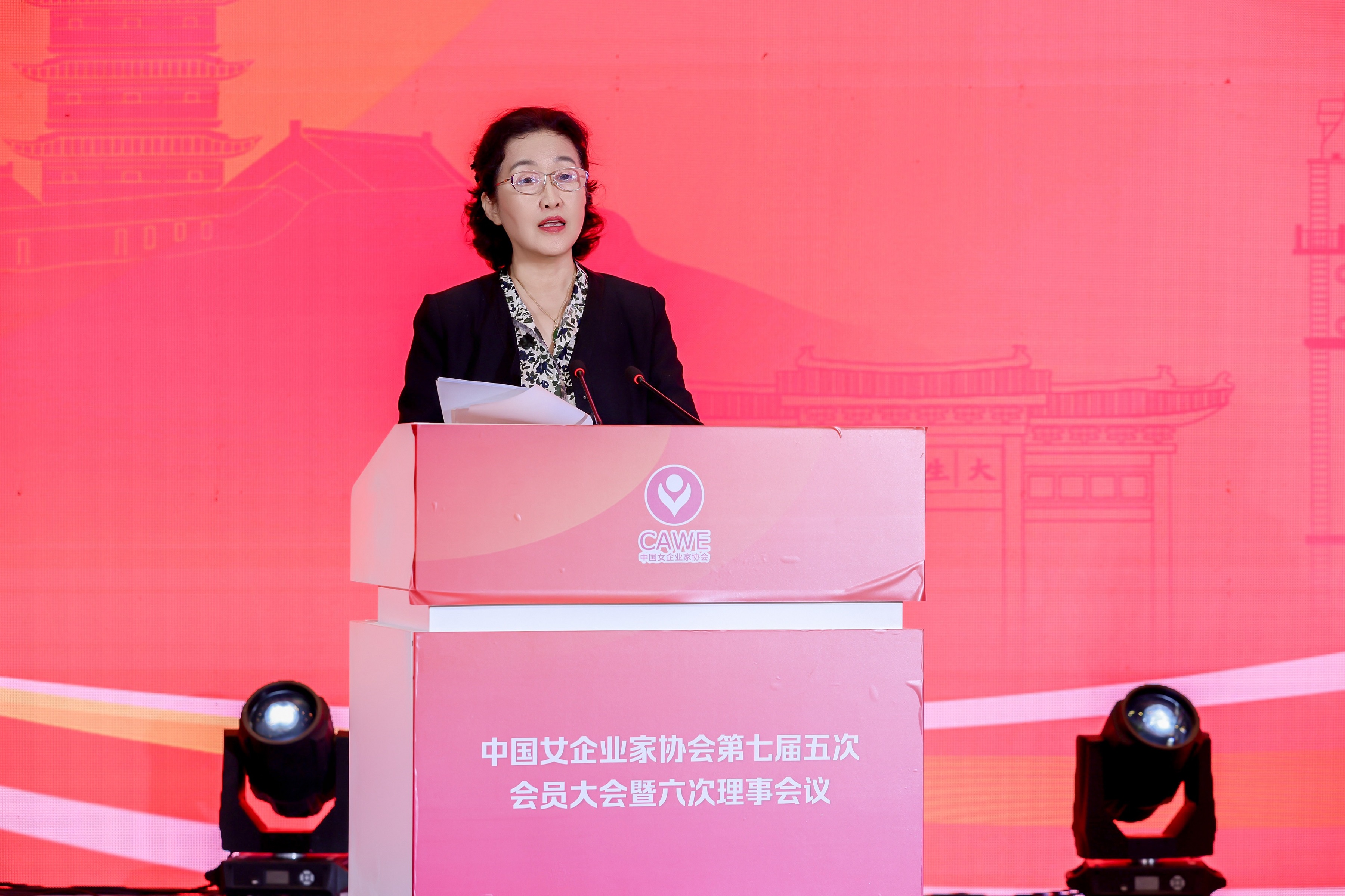 中國女企業(yè)家協(xié)會“走進張謇故里 共話實業(yè)報國”主題活動暨第七屆五次會員大會在南通舉行